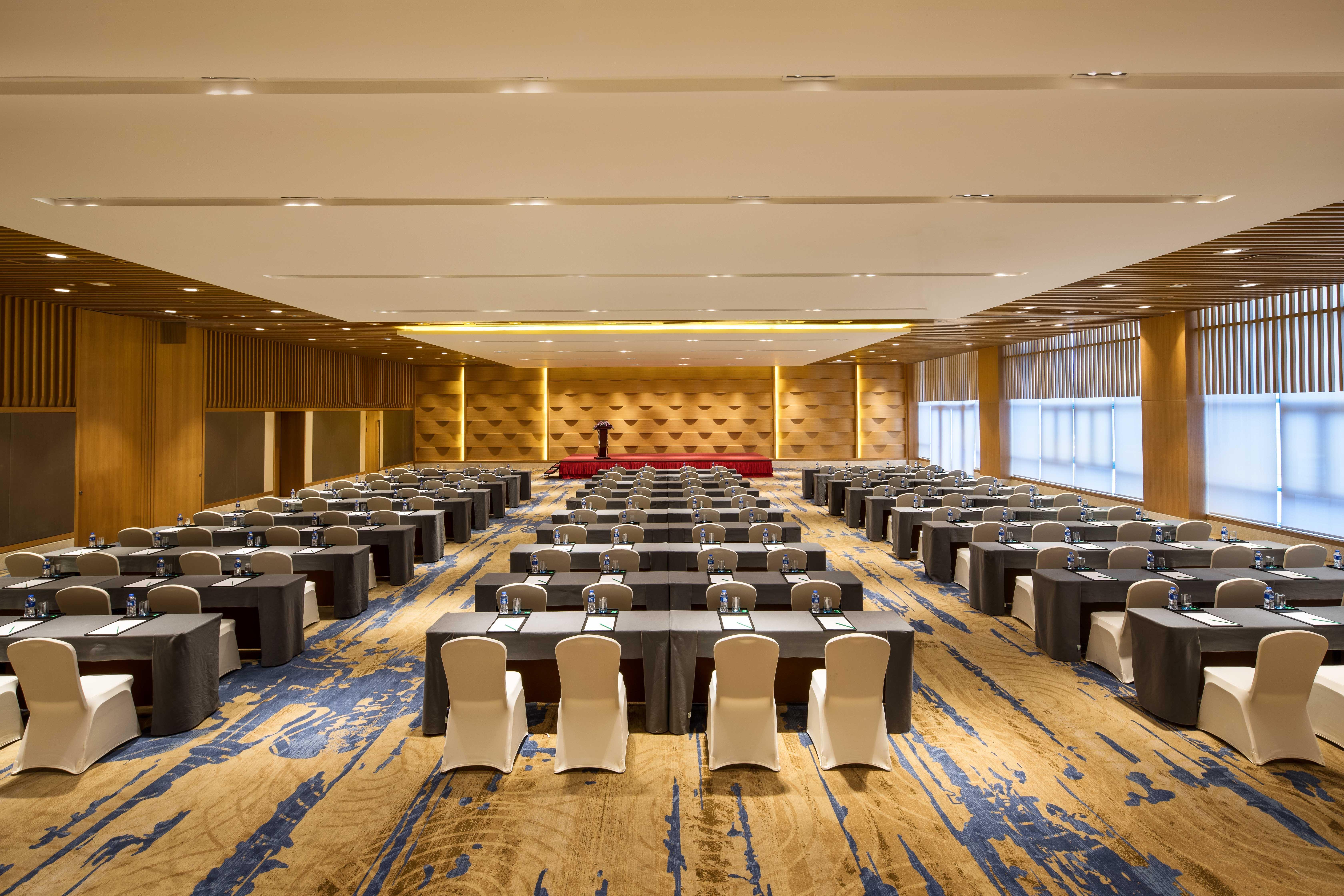 Holiday Inn Kunshan Huaqiao By Ihg Bagian luar foto