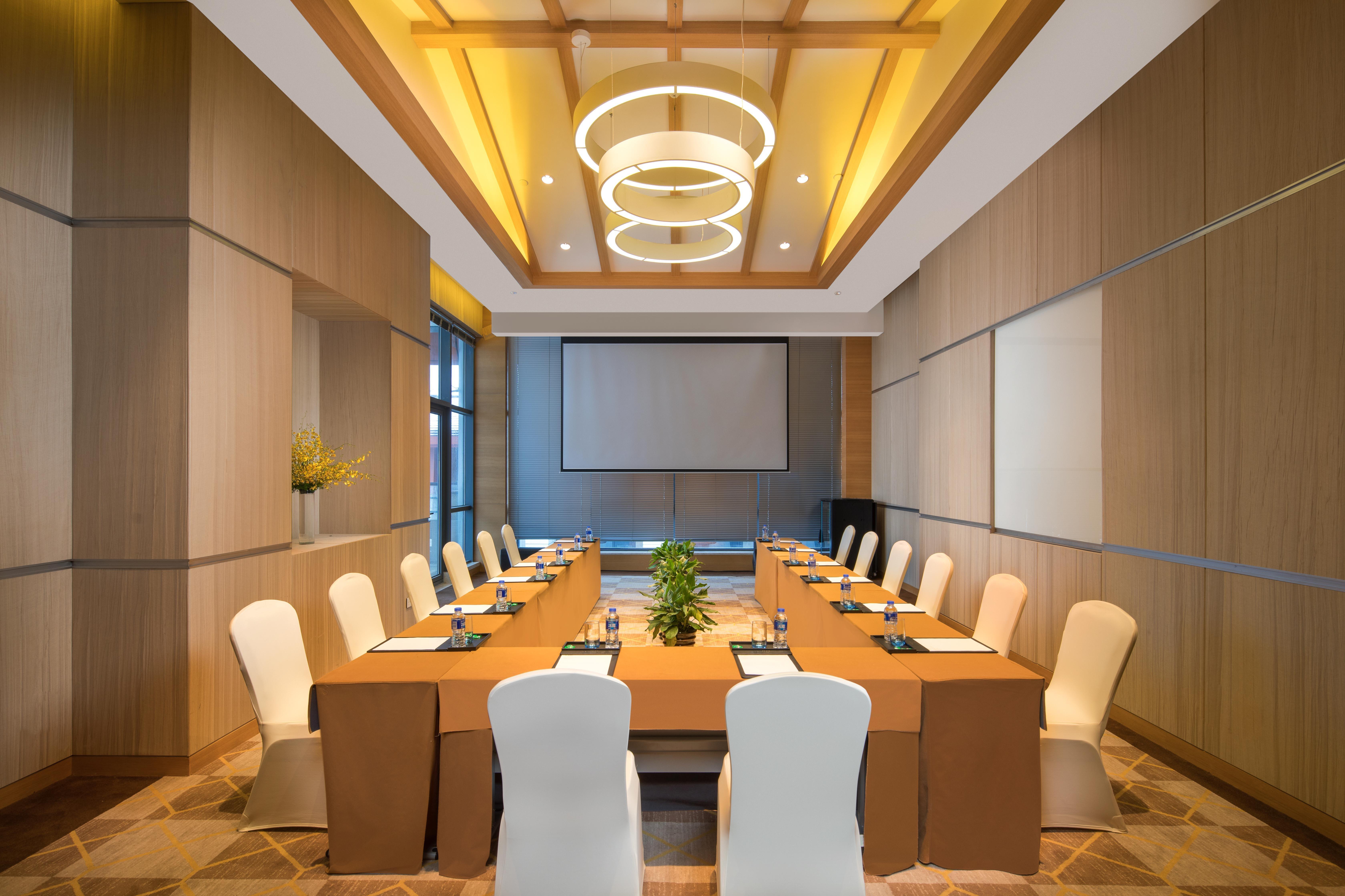 Holiday Inn Kunshan Huaqiao By Ihg Bagian luar foto