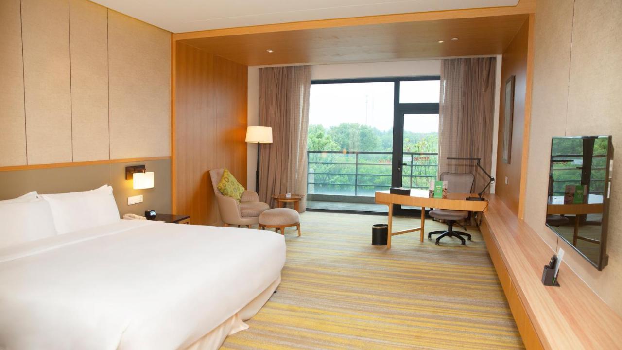 Holiday Inn Kunshan Huaqiao By Ihg Bagian luar foto